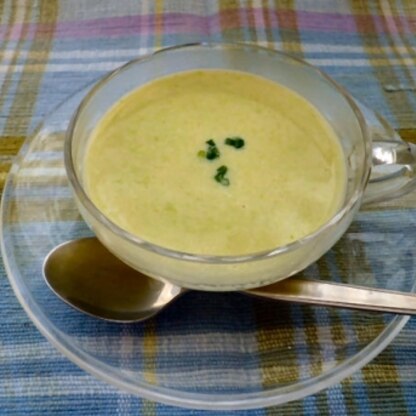 旬の枝豆でビシソワーズ・・・美味しかったです♪
枝豆ってゆでて食べるしか思いつかなかったけど、新たなお料理発見です！